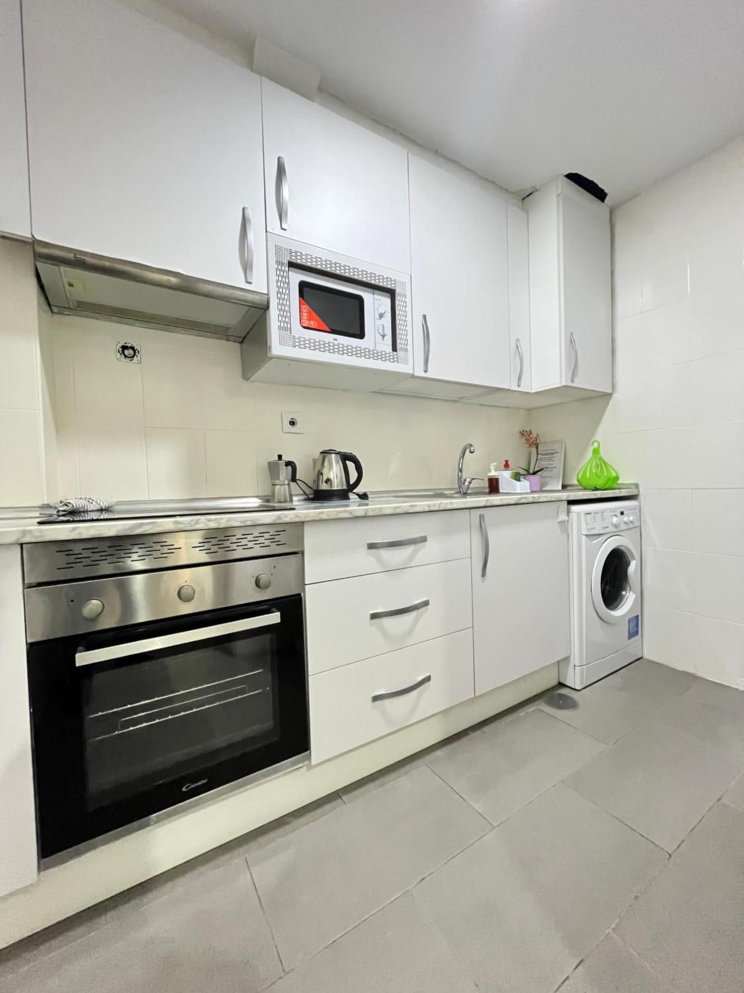 Ile Aina Exterior Nuevo Pena Apartment Madrid Bagian luar foto